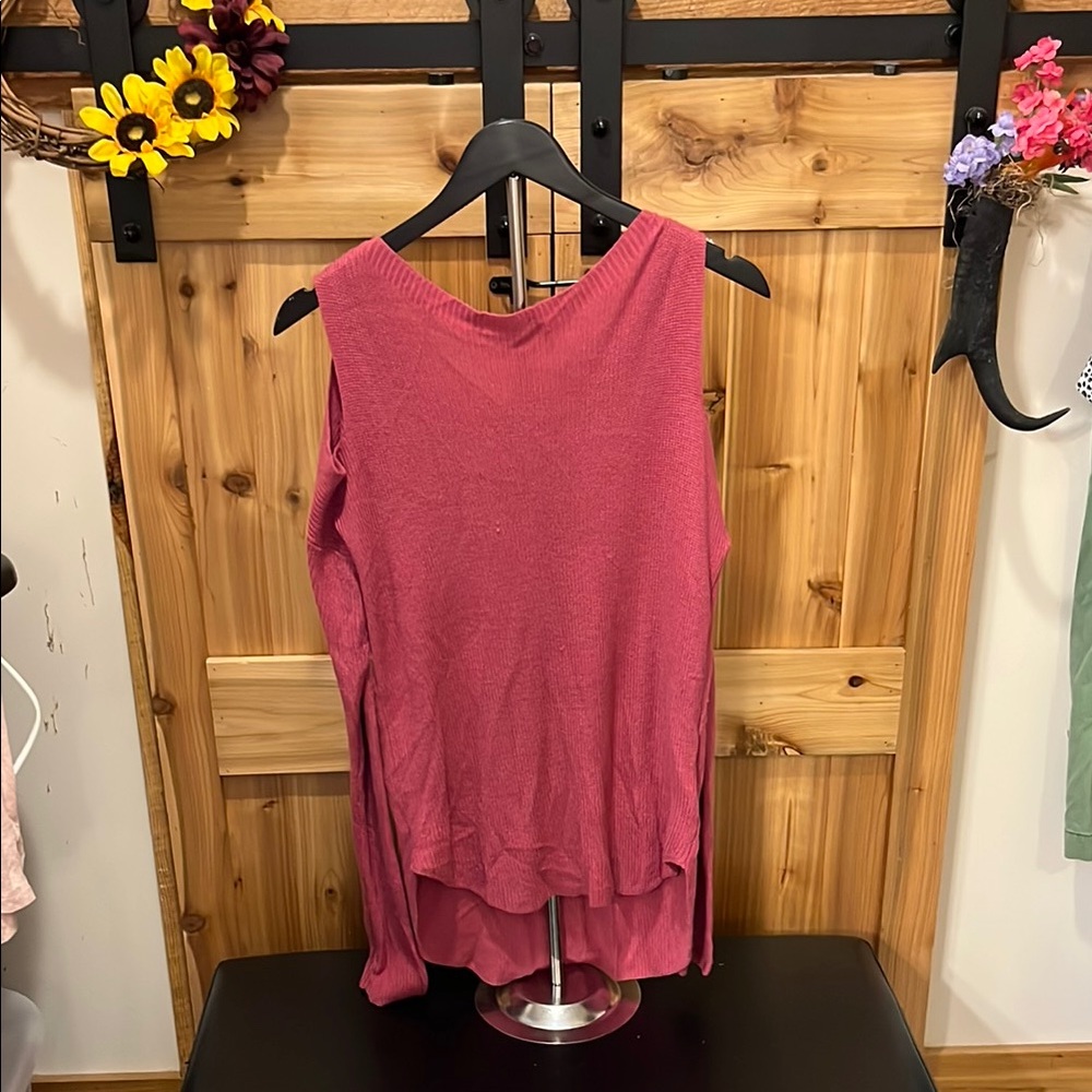 Express Rose Cold-Shoulder Tunic